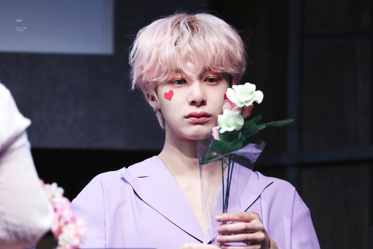 비치 tweet media