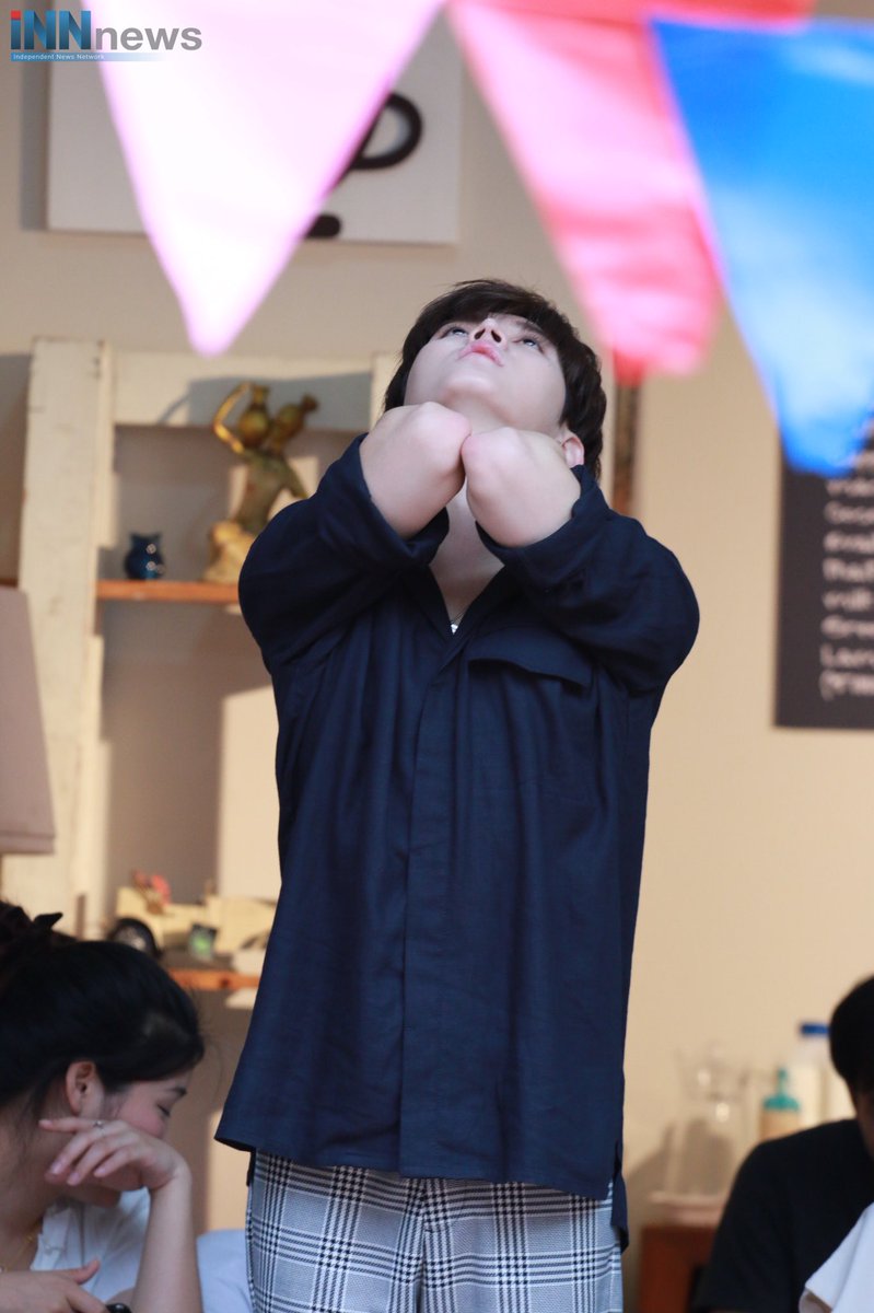 ภาพบรรยากาศเบื้องหลังหนุ่ม “เร็น” NU’EST W ถ่ายซิทคอมสภากาแฟ 4.0

#민기 #최민기 #렌 #REN #뉴이스트W #NUEST_W #WelcomeRentoThailand
#RenCoffeeSocietySitcom