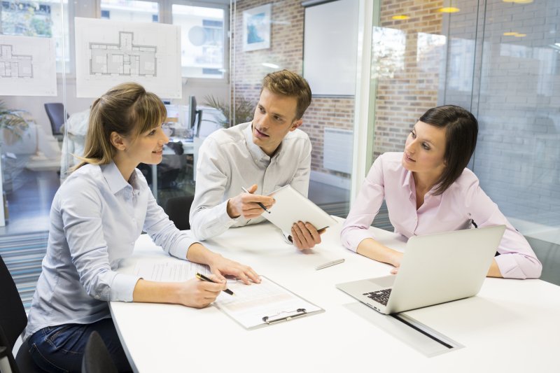 Chaotische discussies, afwijken van de vergaderagenda. Hoe ga je hiermee om als #notulist? Kom naar de training #Notuleren waar je deze vraag kan bespreken en nog veel meer kan leren. Elke maand op diverse locaties. notu-leren.nl