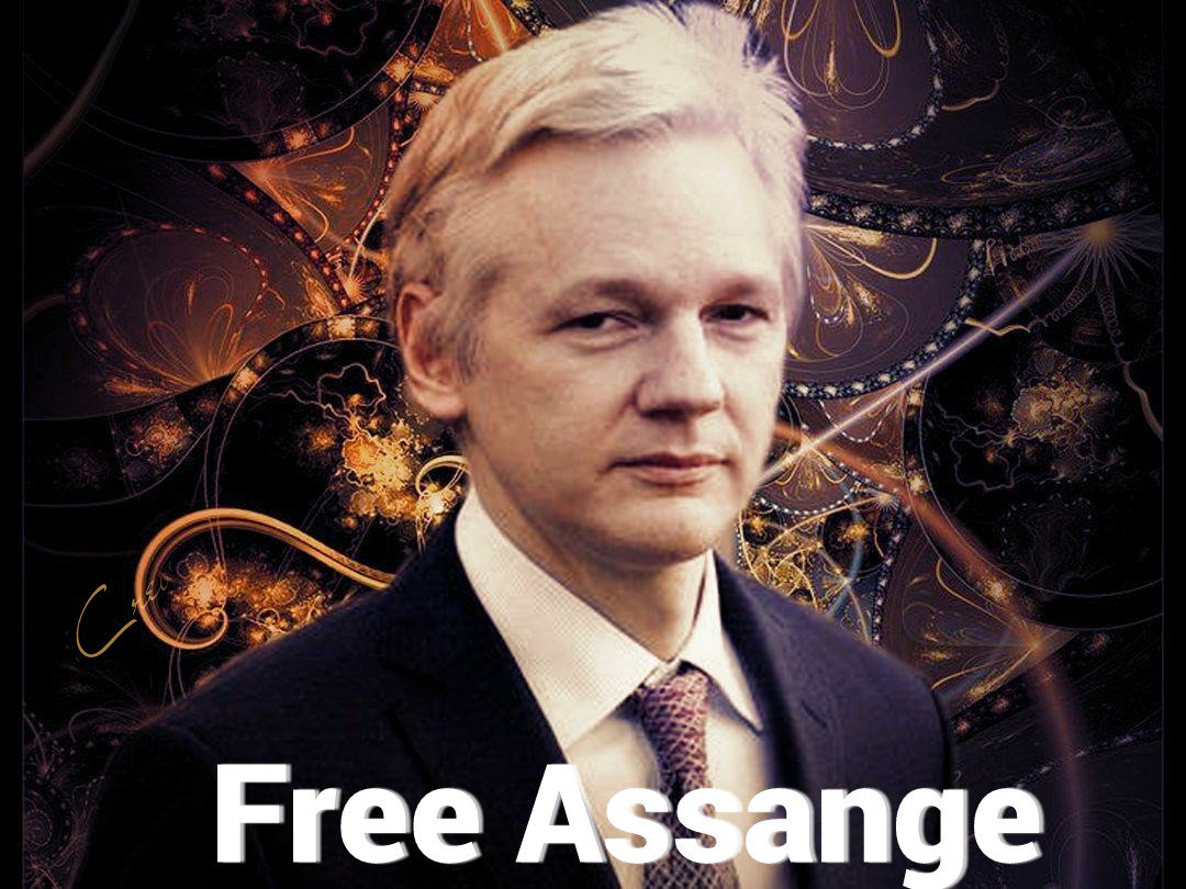 AngelFox1971's tweet photo. Are we going to stand and watch as our governments destroy a man of honor, courage, strength and integrity? Or are we going to stand and fight against government corruption and the destruction of our rights?
#FreeAssange #Unity4J https://t.co/t21cRbZ5Lz