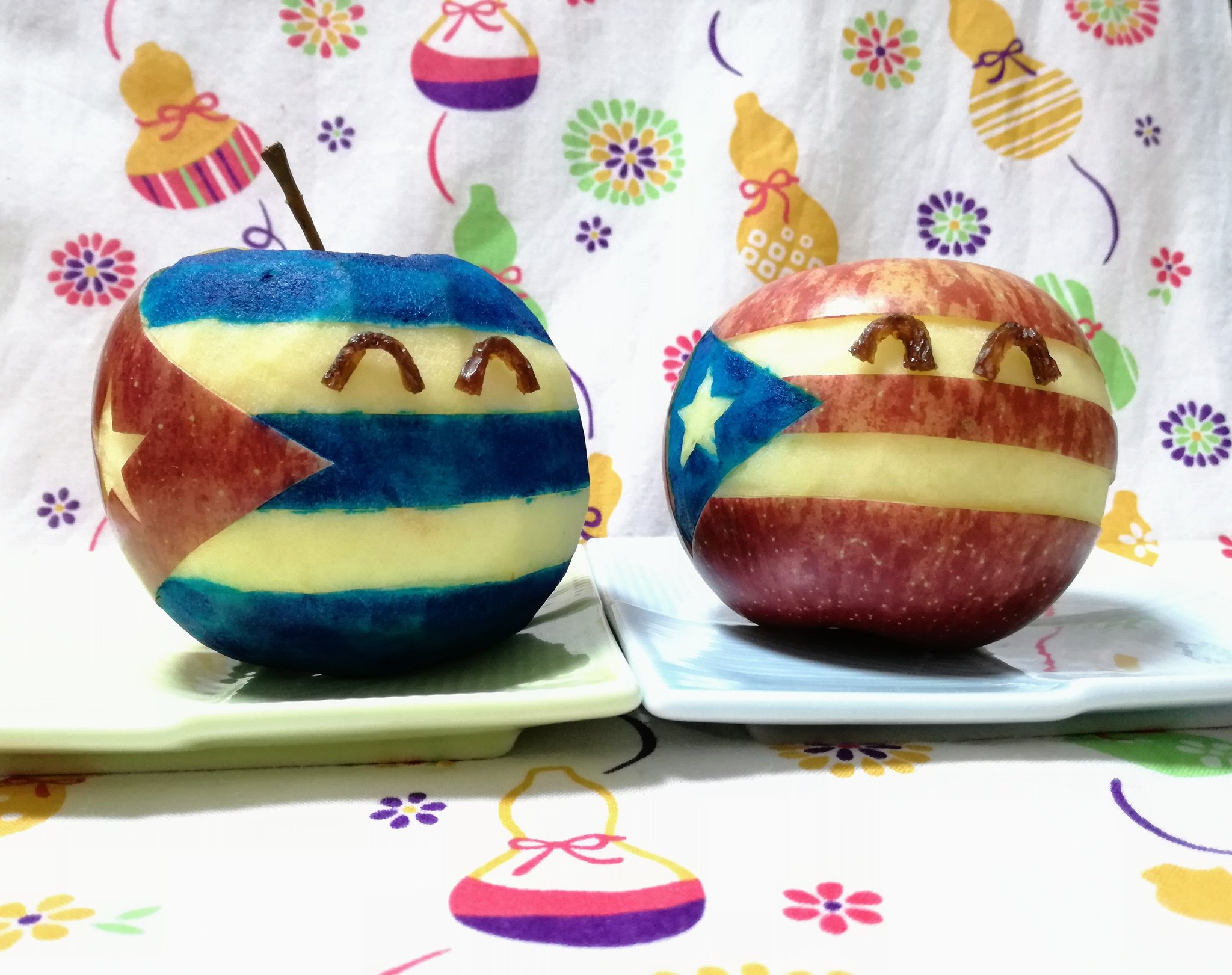 Tomoko 今日のリンゴはチェ ゲバラのキューバとプエルトリコです どちらもスペインから同じ頃に独立してます 国旗も似ているのでいっぺんに作りました プエルトリコは米国の海外領土で自治連邦区なんだそうです 知りませんでした T Co