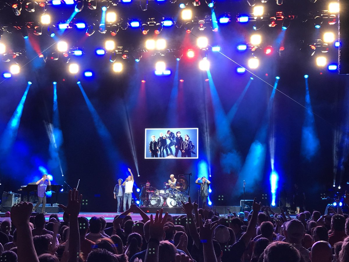 MikeandJes's tweet photo. Def Leppard and Journey Concert #DefLeppard #journey #rockmusic #bestconcert #denver #coorsfield #amazingnight #bestrockconcert #2018concert https://t.co/UBCReu34iV