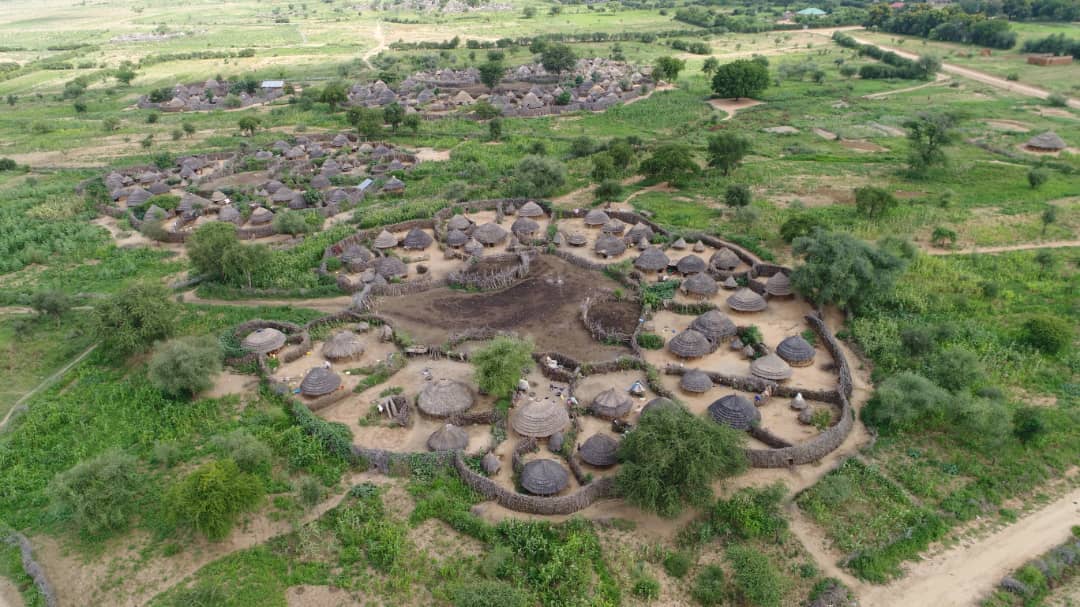 SarahKagingo's tweet photo. Homestead #architecture of #Uganda's Karamojong people - the Manyatta. Want to experience unique #culture and heritage? #VisitUganda 🇺🇬 the #PearlofAfrica, #wanderlust #bucketlist, #Travel #photography by Jeff Mulongo https://t.co/PoBtNIq9Ae