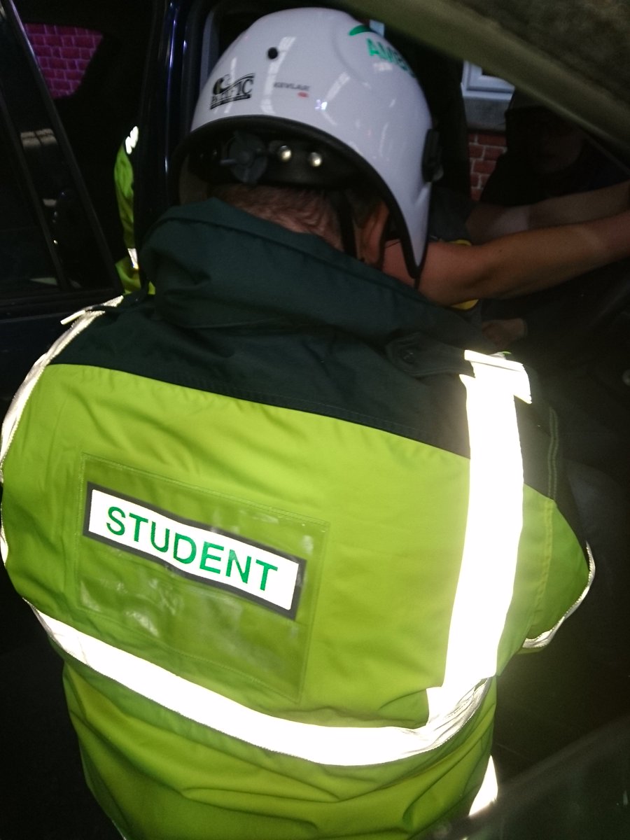 The Student of the Year Award is now open for nominations! If you are a University #Paramedic Programme faculty member and have an outstanding student you would to recommend for this award please click here…  
ow.ly/Jfb930l4ni1 Closing Date is the 21st August.