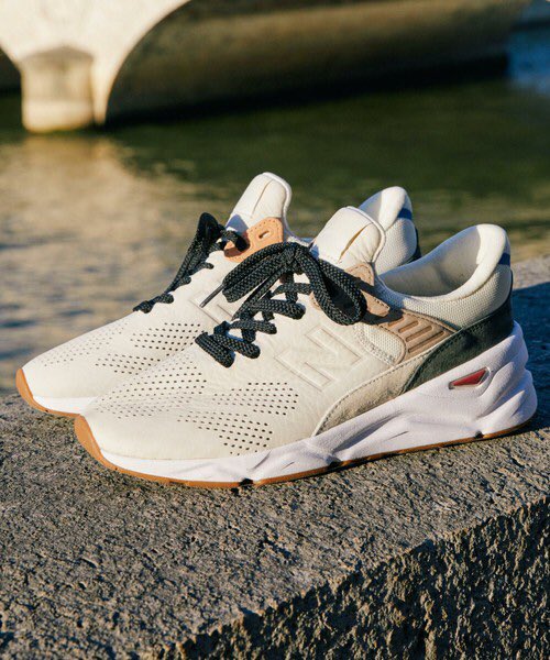 BY_ODAIBA's tweet photo. 【MENS】＜New Balance＞ MSX90
過���のデザインをシンプルにしたアッパーデザインにボリューム感のあるソー��ユニットを融合したモデルです。

¥16,900（+tax） https://t.co/CEiSyuPkCm