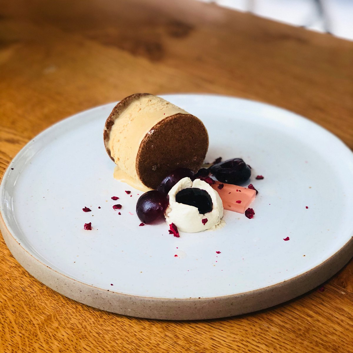 OddfellowsCH1's tweet photo. Sick of this weather? We have the solution - ice cream sandwich, local cherry, brown butter, @minus8vinegar syrup - on our odd plates menu #WeatherAlert #doingaraindance #icecreamsammidge https://t.co/bdRKn64aK9
