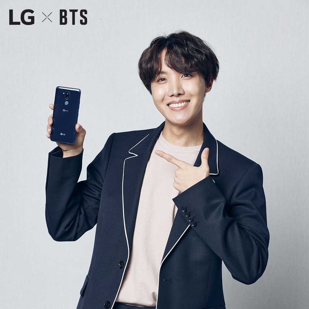 HoseokMexico's tweet photo. [ TRAD ] #방탄소년단 #제이홉 #BTS #JHOPE @BTS_twt 

La #LGG7ThinQ #SuperWideAngleCamera es tan amplia que puede capturar todos los movimientos de baile de J-Hope. #LGXBTS
✔ Visita LGXBTS Instagram para encontrar GIF más exclusivos: https://t.co/y0QtbR5vw9 https://t.co/j7GSy4lXd5