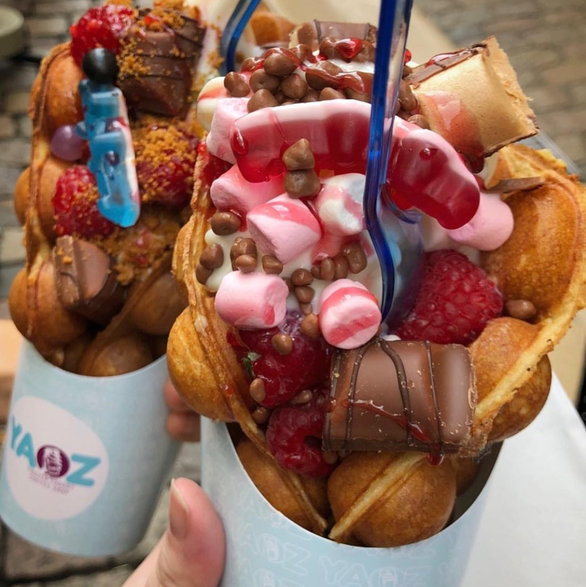 Yaoz_Officiel's tweet photo. 🍧Les #bublegaufre de #MargauxCoriou lors de sa venue chez @Yaoz_Officiel #Lyon #StJean !  
https://t.co/XNRodK5GiU … 
#leplaisiraporteedemains   #yaoz #GLACE #FrozenYogurt #icecream #gourmandise #Food  #yummy #healthy #HealthyFood #toppings #bubblewaffle #drink #Lyon5 https://t.co/L8JgGztC6i