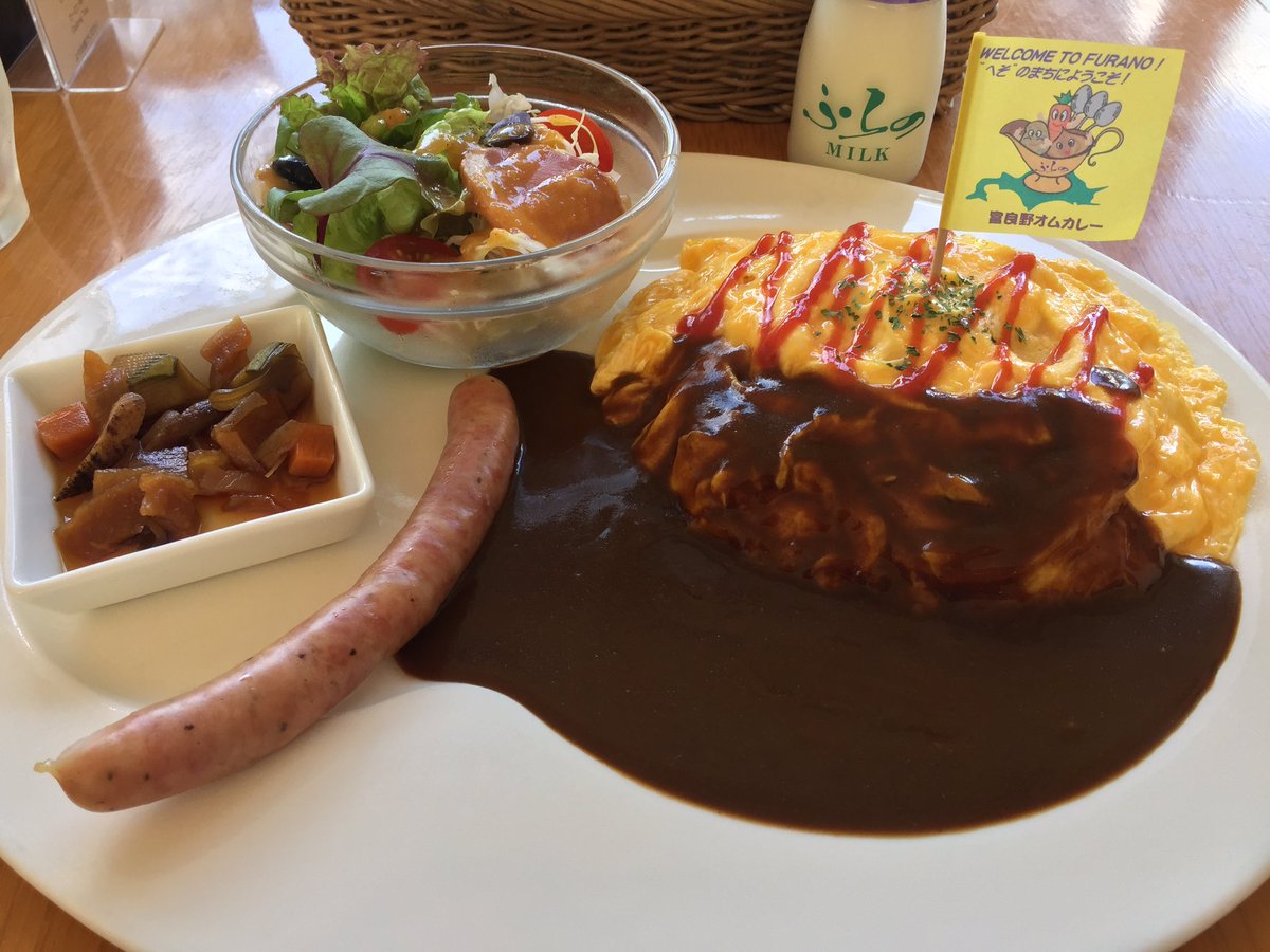humboldt_key43's tweet photo. メロン🍈をゲットするため富良野までドライブ🚗
今のところ猛暑と無縁の北海道
景色も天気も最高で癒されます🙂
#中富良野 #ラベンダー畑 #寺坂農園 #富良野オムカレー #naturaldining https://t.co/EDqu814pW1