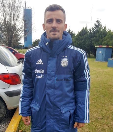 #SelecciónArgentina Conocé a Nicolás Gulizia, el nuevo DT de la Selección Sub 20 y ayudante de <a href="/matiti3/">Matias Lucuix</a> Lucuix en la Mayor. Surgió en <a href="/ClubSyDParque/">Club SyD Parque</a> y a los 18 años se fue a jugar a Italia, donde hizo toda su carrera. "Es una experiencia irrenunciable". pasionfutsal.com.ar/noticia_dest.a…