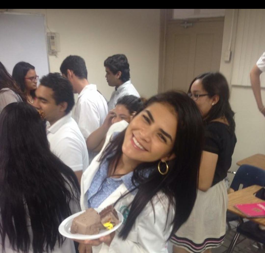 javierbauluz's tweet photo. #SOSNicaragua La Dra Raynéia Lima, 23 años, nacionalidad brasileña, fue asesinada anoche por paramilitares orteguistas que tienen tomada la UNAN desde la semana pasada, según denuncian amigos y compañeros https://t.co/9S795gEZig