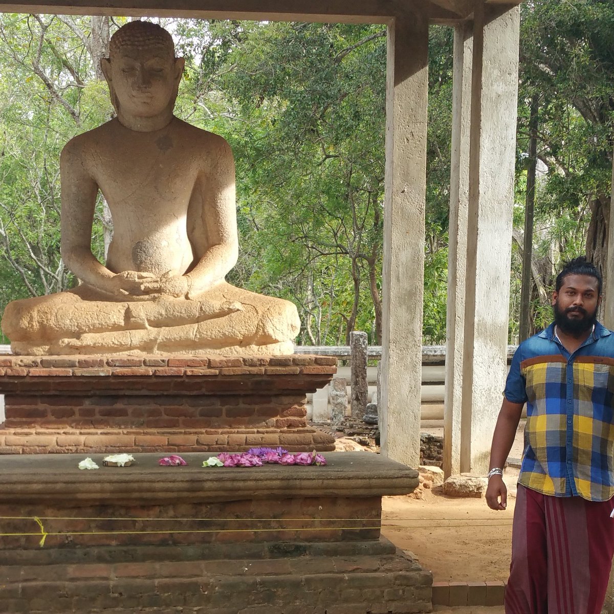 LankaTourDriver's tweet photo. #Samadhi #budda #budism #anuradapura #kingdom #abayagiri #monestry #lankatourdriver #awesome #Travelling #traditional #chilling #capital #temple #privatedriver https://t.co/rkbBq8IkjK https://t.co/6A97x97lON