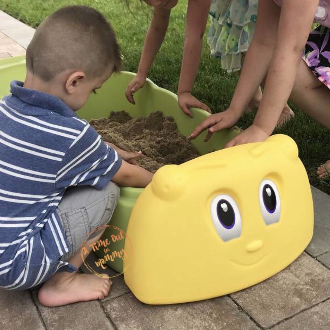 atimeout4mommy's tweet image. Home improvements never end, so as we celebrated 5 years of home ownership, we decided it was time to tackle the backyard and introduce some fun new pieces for our kids. Find out how @simplay3company toys fit into our plans. #SimplayFun #FunMadeSimple #Ad atimeoutformommy.com/backyard-makeo…