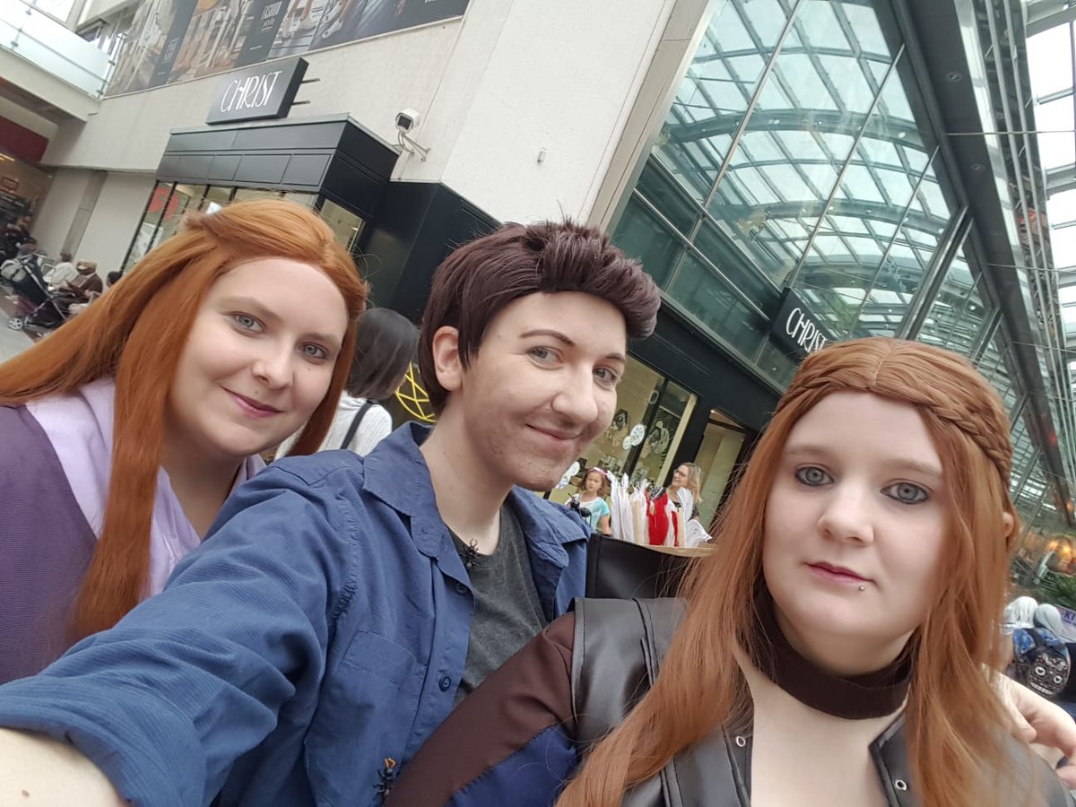 metamorphinen's tweet photo. Ich hau mal zu meiner persönlichen Freude die überschaubaren Selfies vom Wochenende raus. Es war herrlich mit Euch, wenn auch zu kurz. 👍🏻👌🏻💖

#CosDay #CosDay2018 #Cosplay #Crossplay #AntMan #GoT #gotcosplay #ff8 #ff15 #GameofThrones #ASOIAF #asoiafcosplay #lannister #myranda https://t.co/BRB9FRtly0