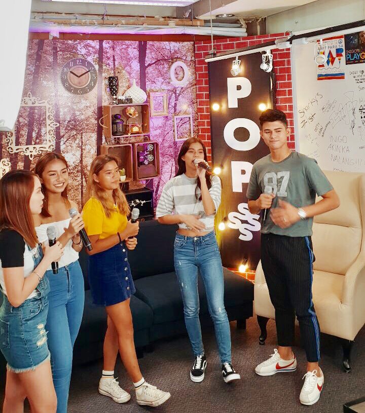 threeofusmusic's tweet photo. Yay for our first time hosting at today’s episode of #POPSSSSTrending with @MissMarisRacal &amp; @OneInigoPascual!!!#thethreeofusmusic 🌸💖#OneMusicPopSSSS https://t.co/7caQA4Tn7t