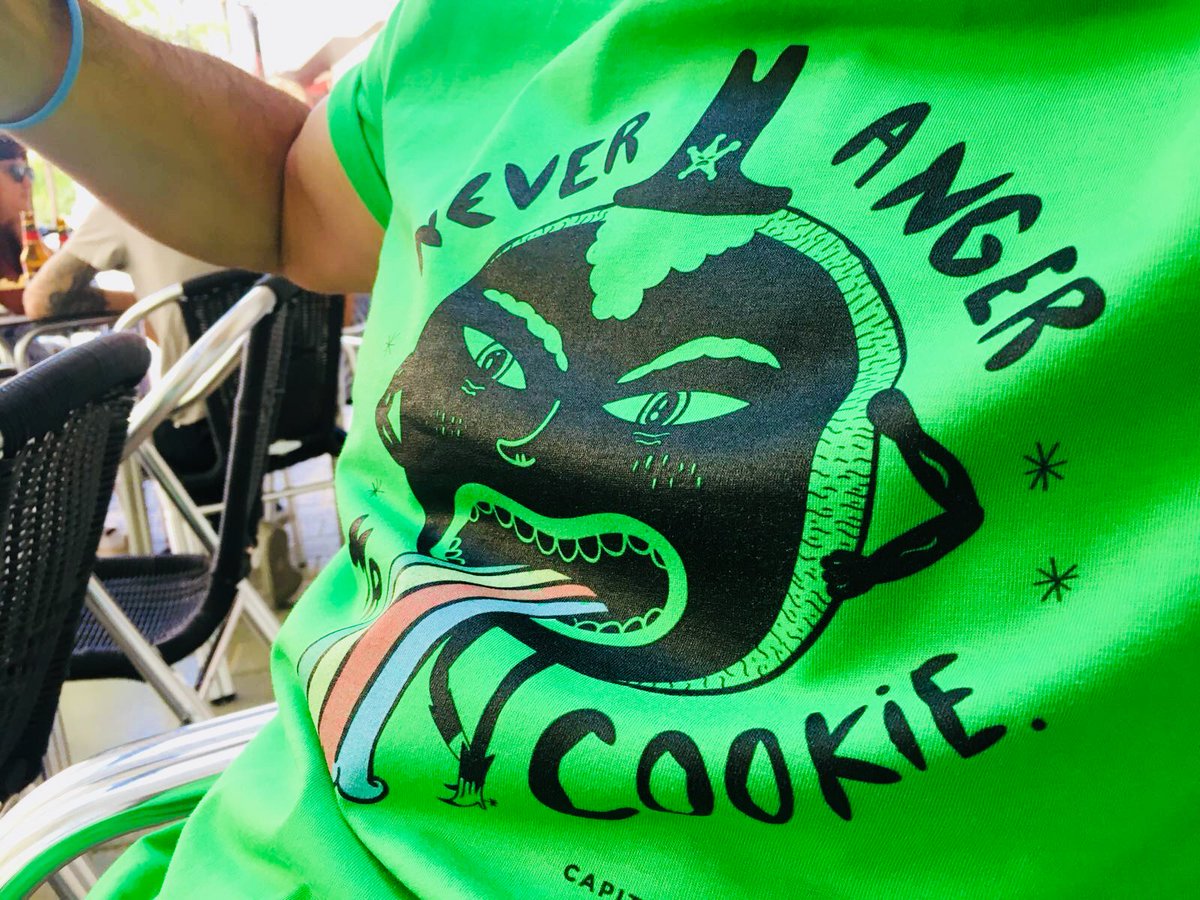 ¡Camisetas recién salidas del horno! Muy pronto en la web 🤘 #CapitánDenim