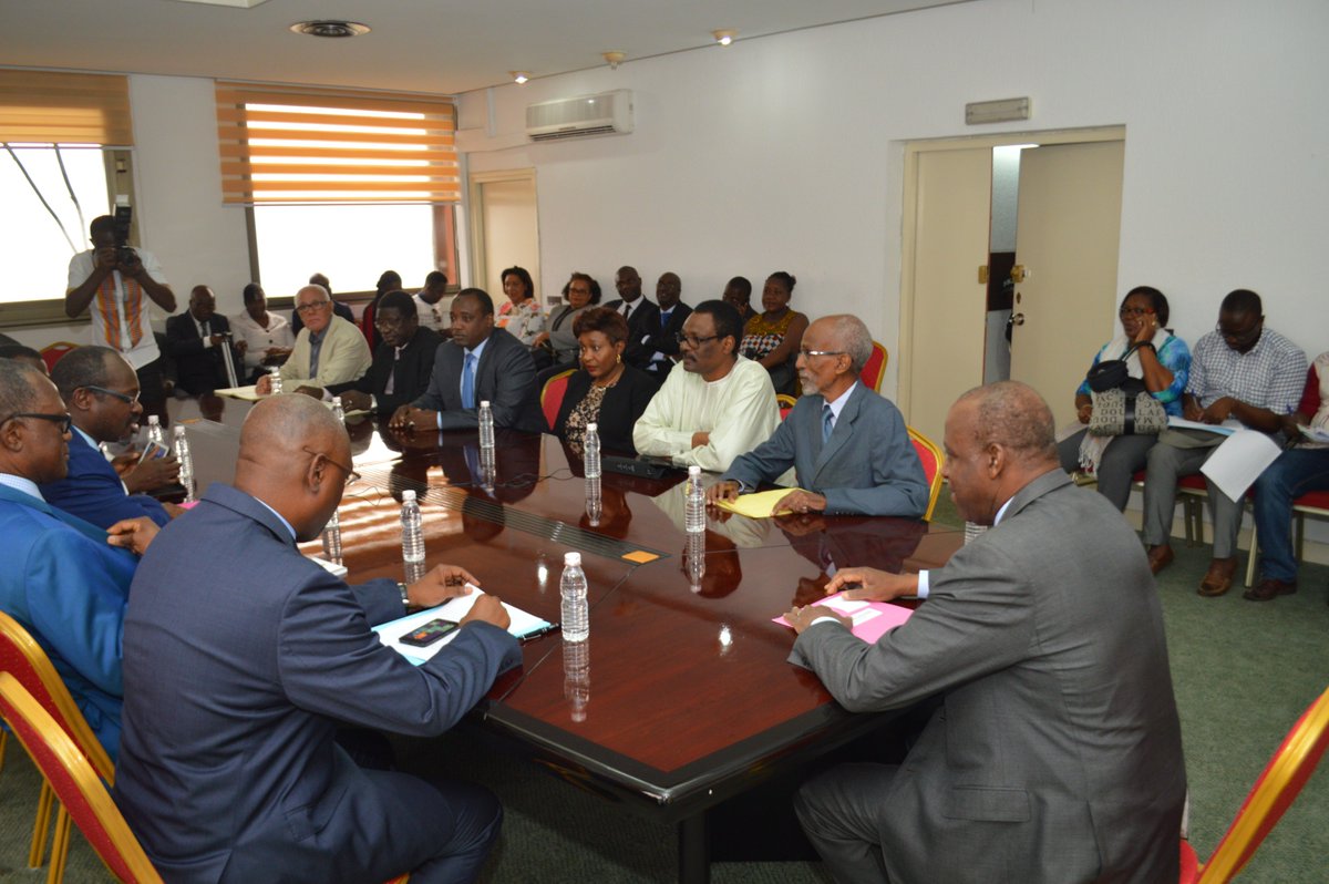 APRMorg's tweet photo. Voici les quelques titres de la mission du #MAEP en Cote D'Ivoire:
https://t.co/6lUcGkrahZ
https://t.co/SelJoUo7Cf
https://t.co/3EDTQwbdcO
#cotedivoire #APRMat15 https://t.co/vkA5wLBULp