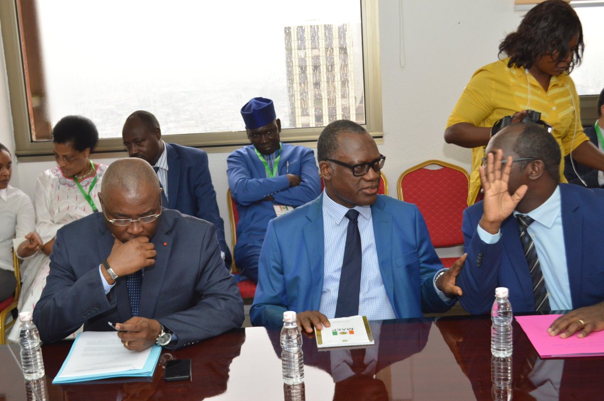 APRMorg's tweet photo. Voici les quelques titres de la mission du #MAEP en Cote D'Ivoire:
https://t.co/6lUcGkrahZ
https://t.co/SelJoUo7Cf
https://t.co/3EDTQwbdcO
#cotedivoire #APRMat15 https://t.co/vkA5wLBULp