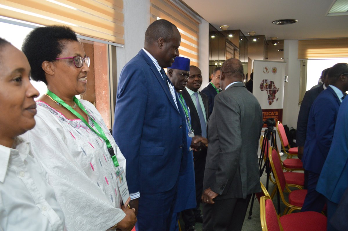 APRMorg's tweet photo. Voici les quelques titres de la mission du #MAEP en Cote D'Ivoire:
https://t.co/6lUcGkrahZ
https://t.co/SelJoUo7Cf
https://t.co/3EDTQwbdcO
#cotedivoire #APRMat15 https://t.co/vkA5wLBULp