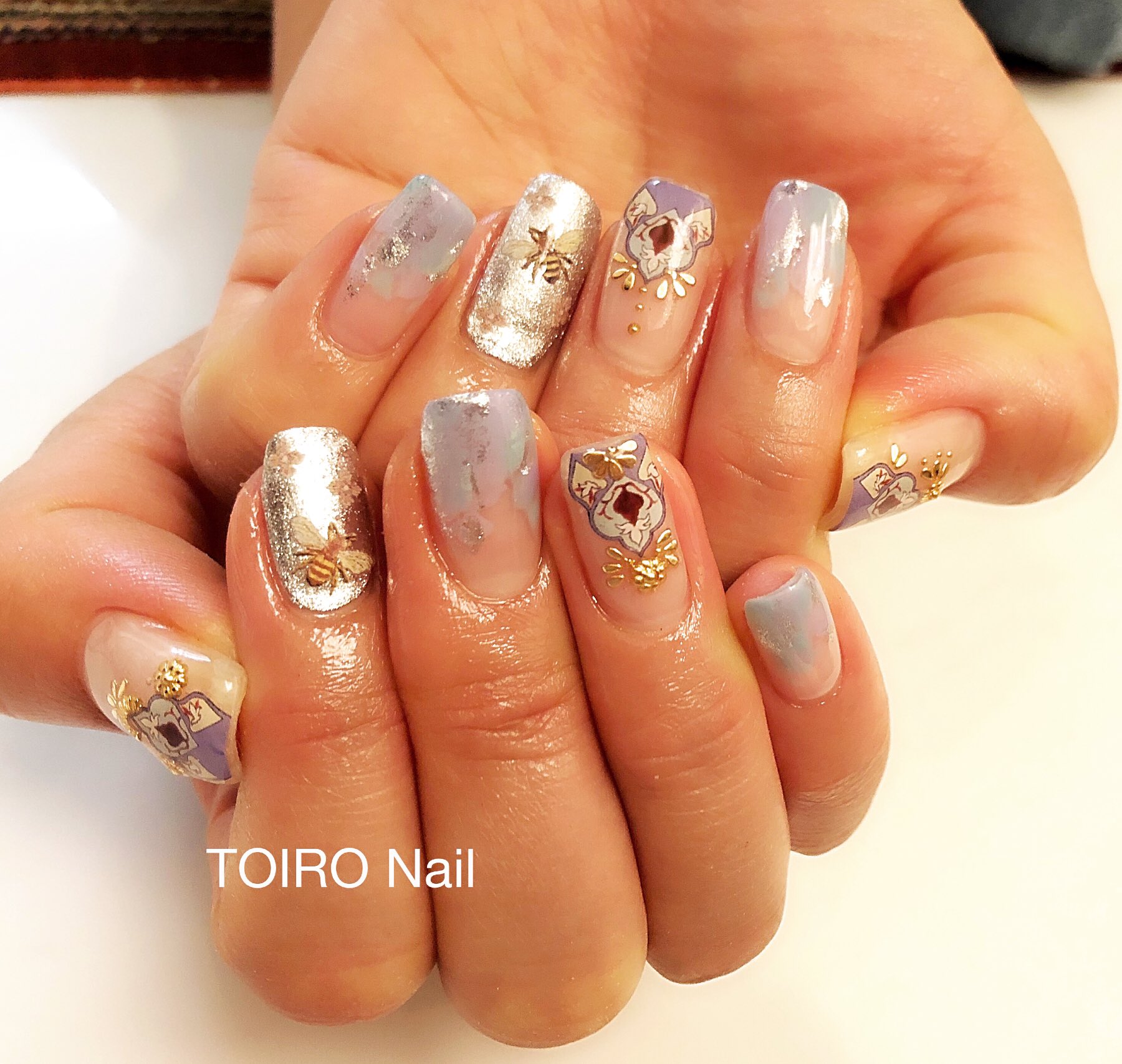 Toiro Nail お客様ネイル Toironail 東かがわ市ネイル 東かがわ市 ニュアンスネイル 蜂ネイル ラメネイル Fanfan Colorsnail のネイルシールで可愛く T Co Yoygv6z1oz Twitter