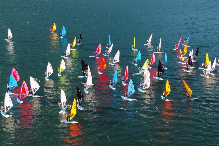 surfertoday's tweet photo. Windsurfer World Trophy crowns five new champions

The legendary Windsurfer class is back in the water. More than 100 sailors competed in the event held in Italy's Lake Garda.

READ: https://t.co/xbJvnEhsda

#windsurferworldtrophy #windsurferclass #windsurfing @cstorbole https://t.co/BGNZ1p2pK9