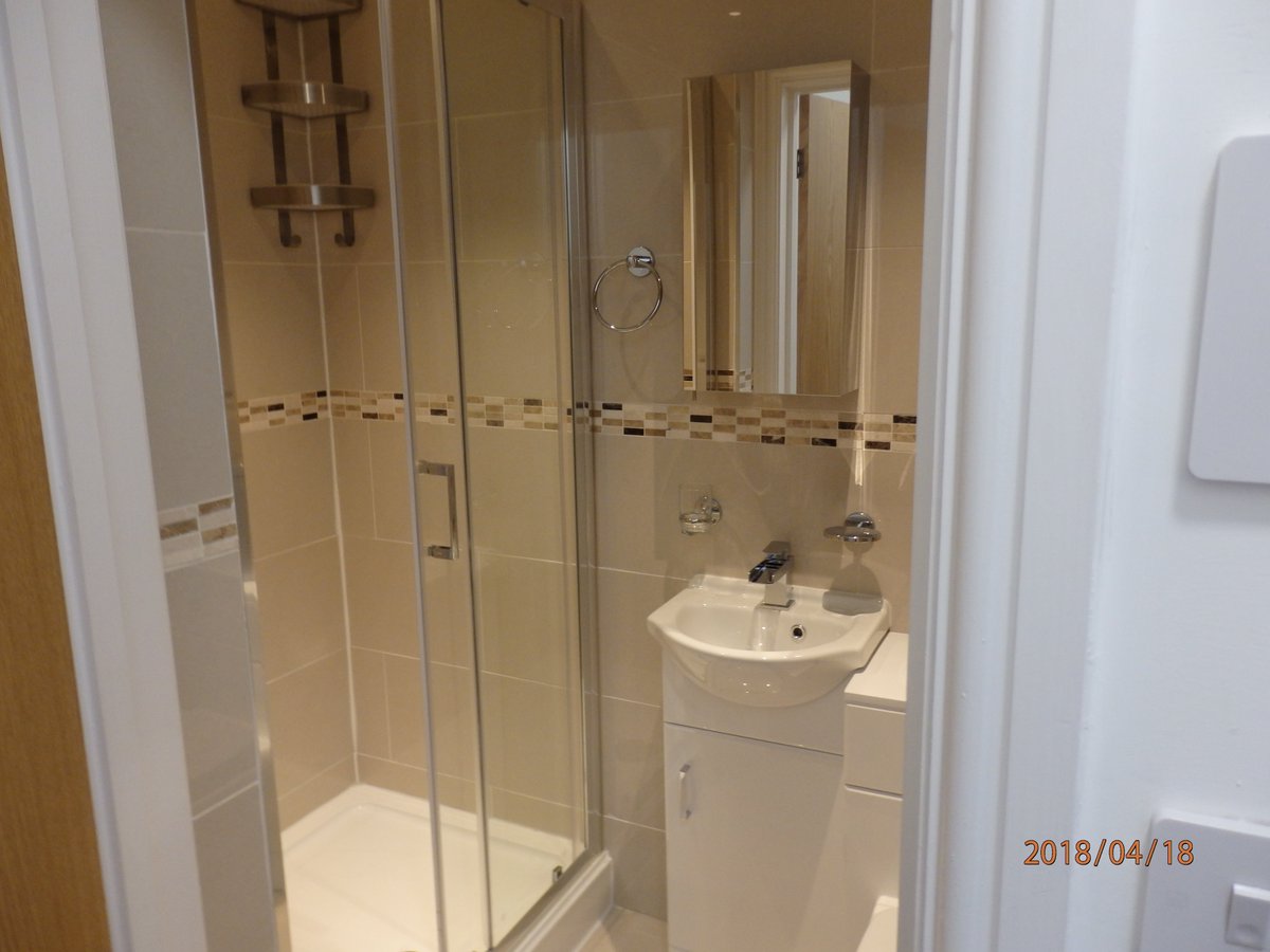 CorayProperties's tweet photo. Reduced price!
Fabulous light filled house on North Road. New high quality development. 6 beds and 2 bathrooms. Fully furnished. Suitable for professionals or students £340 per person, per room. 
Landlord will consider less than 6 people. The house must be viewed! 🧐 https://t.co/LlBk8jZTPh