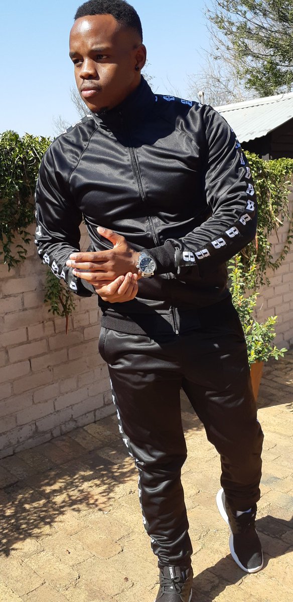 BullyzBXG's tweet photo. Black Edition  on the way🕺🙋🏽‍♂️... Shout out @MrBillybillz  #BlackEdition #BullyzFitness https://t.co/OwknOdQ5G5