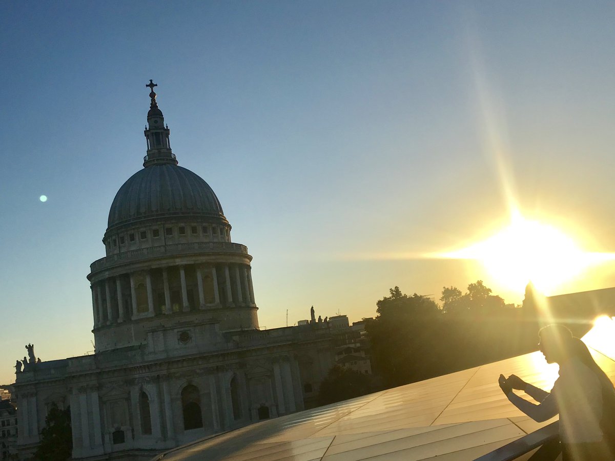 iPROHydrate's tweet photo. #iProSport is the perfect healthy drink companion to hydrate you during these hot summer days ☀️ Soaking up the atmosphere @Madisonlondon1 and enjoying the stunning #rooftop #views @StPaulsLondon #HydrateWithTheBest 
#madisonlondon #stpauls https://t.co/pdv7LlhhAp