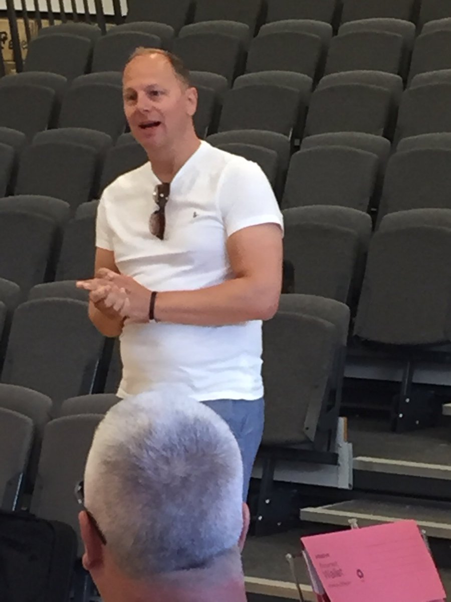 Early warm up session from Paul Bennett