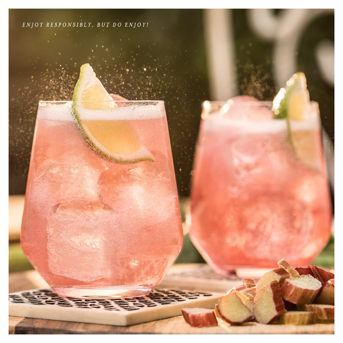 JawboxGin's tweet photo. Guess what tastes amazing with our magnificent Rhubarb &amp; Ginger Liqueur? Ginger ale of course. It's a no brainer. And pretty tasty too. #Jawbox #MadeToShare https://t.co/iclG4OLzyl