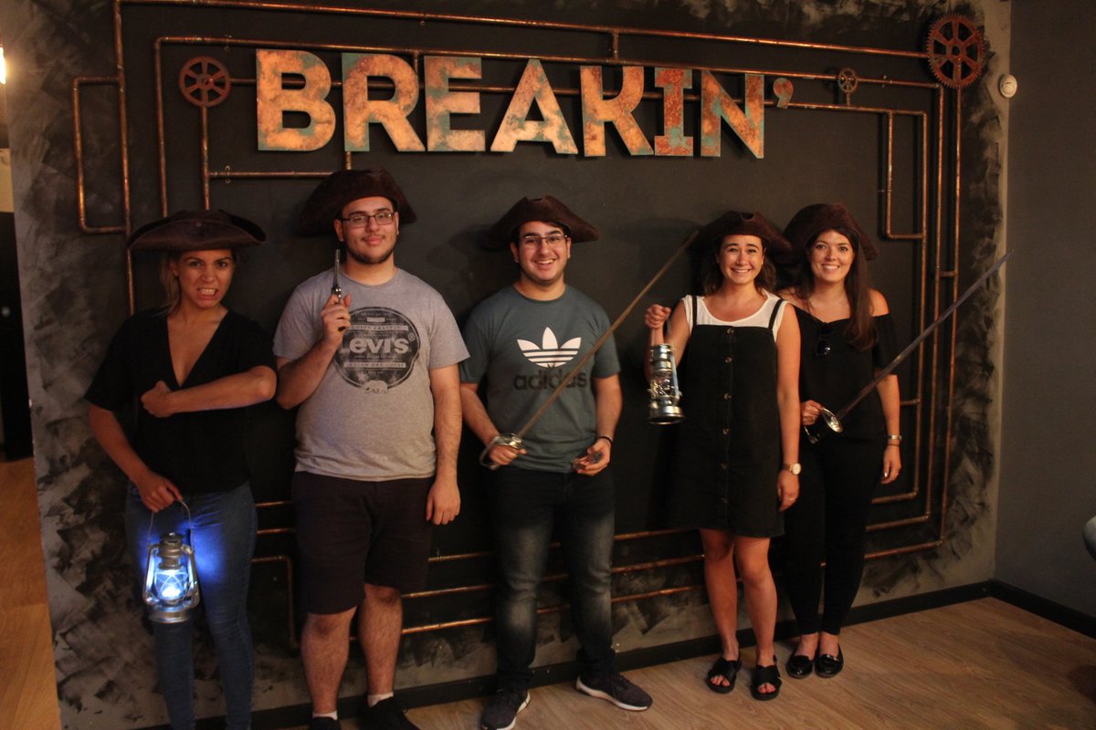 SJP_media's tweet photo. Our idea of playtime is attempting @BreakinEscape....locked in a room and trying to escape. Only three of the four teams got out. #mediaprofs https://t.co/sCeJtKVH9V