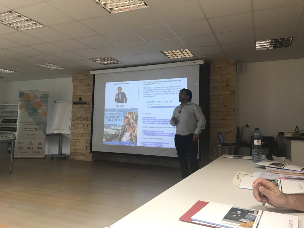 LanzaOnti18's tweet photo. Hoy taller “Hoy es tu oportunidad” impartido por Santi Torres. Taller de emprendimiento y motivación, junto @LanzaderaGandia @lanzadera_vlc ♥️ @fundacionTef @Lanzaderas_EES @FundacionSMLRPH https://t.co/ovAKn5qY5d