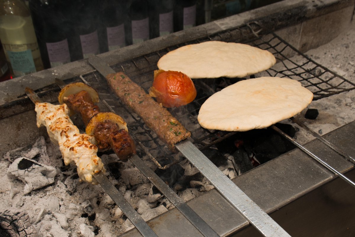 Your grill called. It's bored. This summer, instead of burgers and hot dogs, give our Chicken and Koftah Kebabs a whirl. Trust us they taste as good as they look. 😋