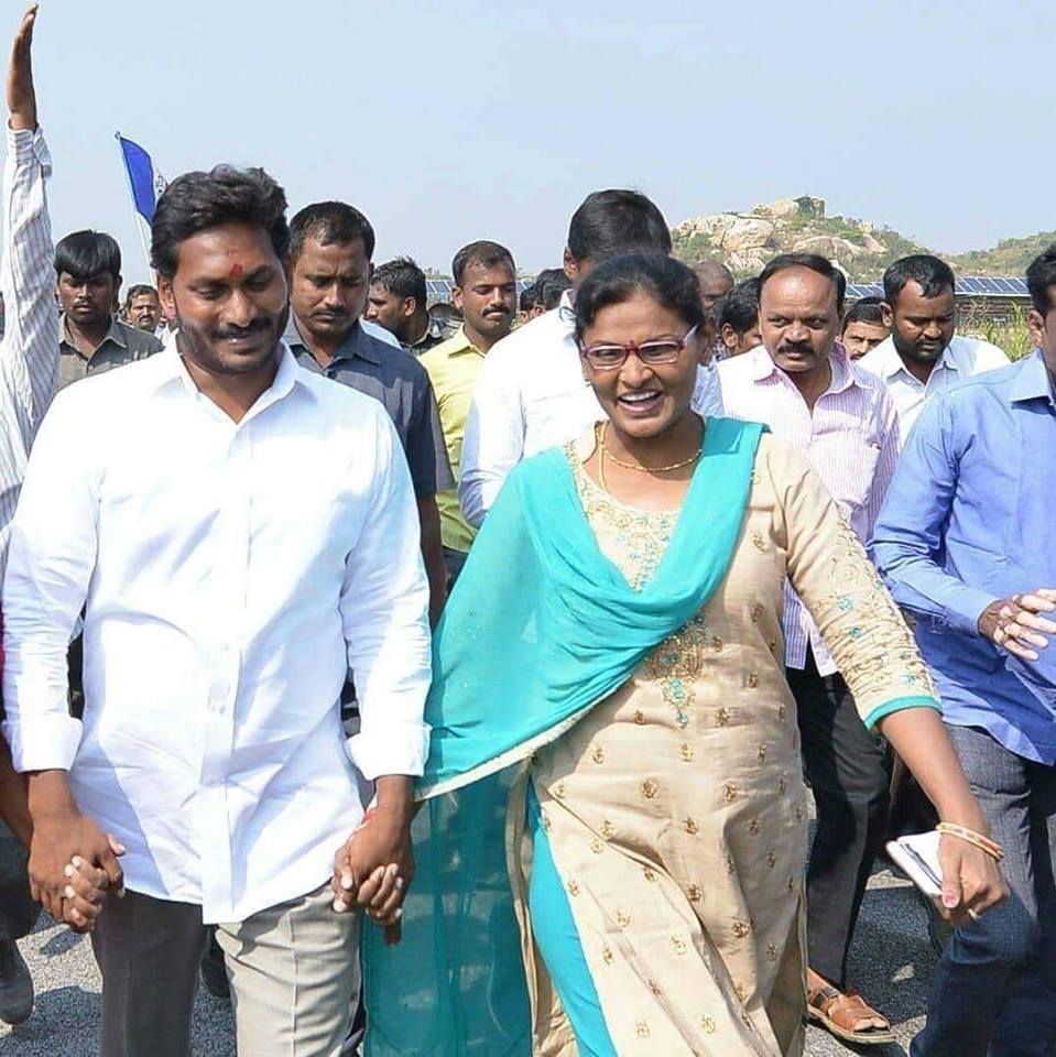 TollywoodWorld's tweet photo. YCP ఫైర్ బ్రాండ్ లక్ష్మి రెడ్డిగారికి జన్మదిన శుబాకాంక్షలు.....
@gvlakshmireddy1 https://t.co/CiyhWm6qo7