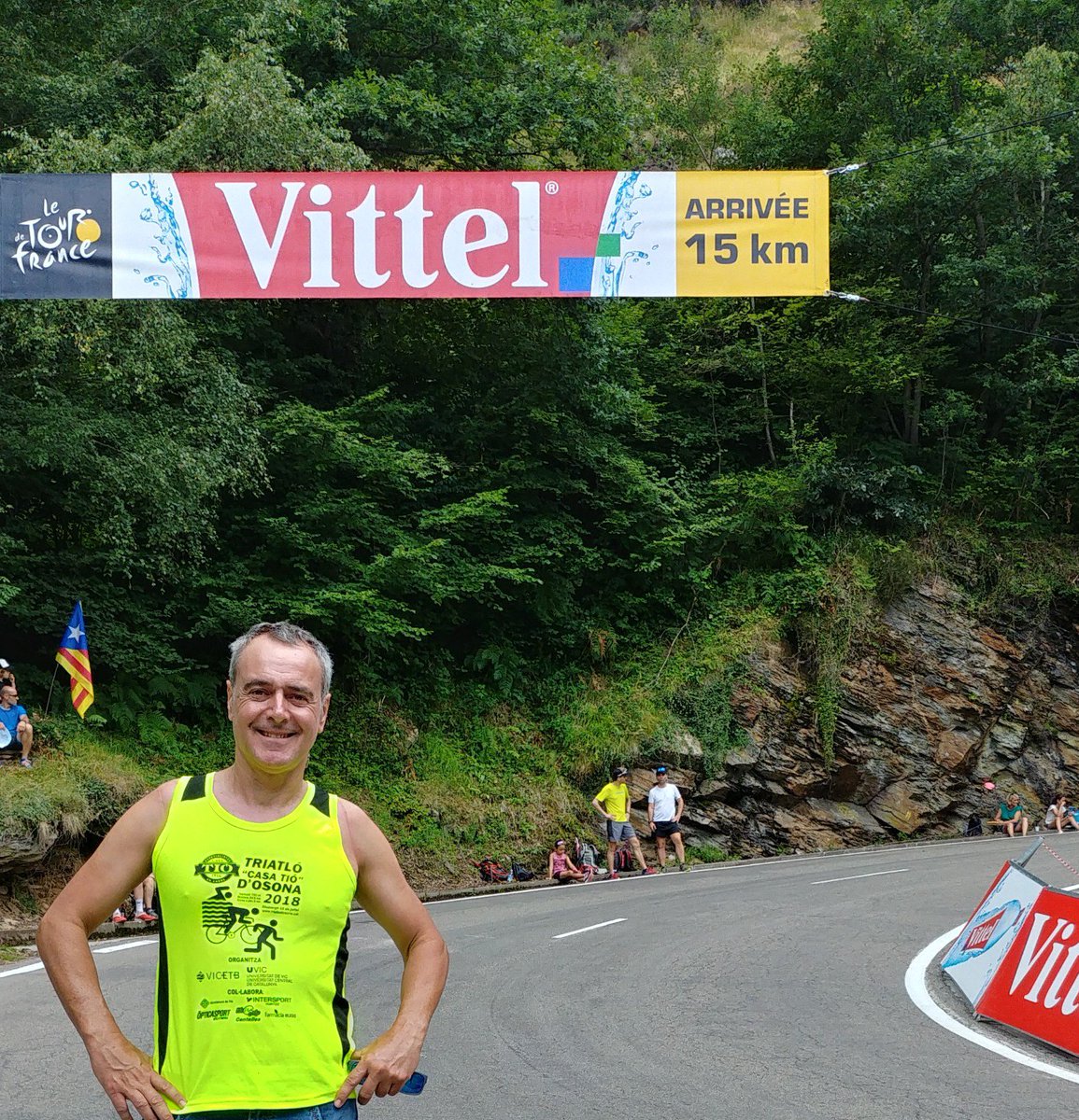 Aquí ens quedem...a15 kms arribada i 3er km inici Coll de Pourtillhon!! Alleeeeeezzz <a href="/LeTour/">Tour de France™</a> !!