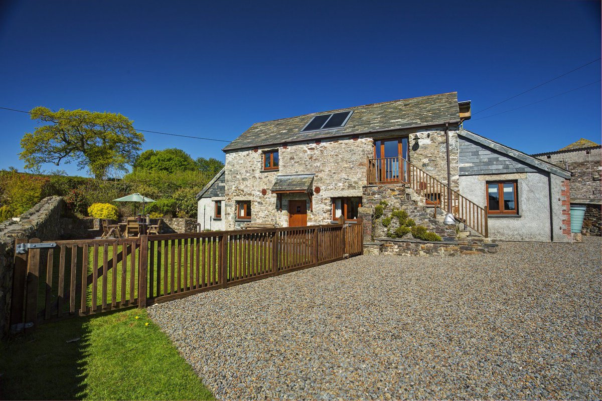 TheHolidayCots's tweet photo. #SpecialOffer: Only one week of the school holidays is still available at @Gospenheale Barn - the week commencing 17th August. Save 18% on all remaining weeks before the end of September with the code โSummerSpecial18โ!
https://t.co/VUoYgrPUM2
#PipersPool #Launceston #Cornwall https://t.co/6W9f1u89jr