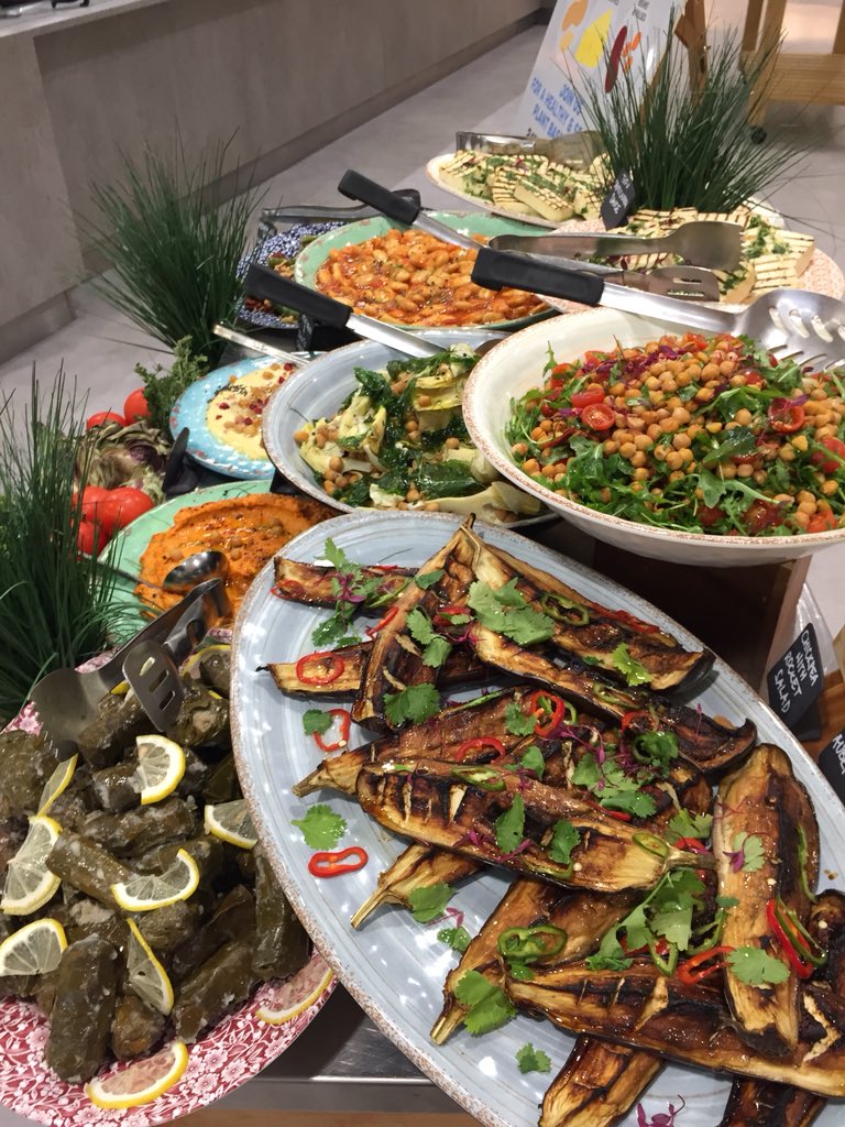 82chris_ph's tweet photo. Nice little pop up today plant based, vegan, healthy eating. 👍@webb_geoff @AlexCirillo1 @RA_Food https://t.co/BbQkBB0muP