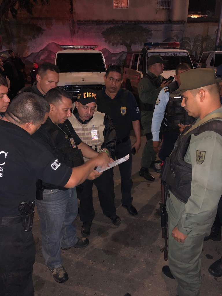 #CICPC Aragua amanece en la calle con despliegue operativo. En ataque frontal a las bandas que operan en el estado. Sin tregua a la delincuencia. Trabajamos por tu seguridad <a href="/DouglasRicoVzla/">Douglas Rico</a> <a href="/PRENSACICPC/">PRENSA CICPC</a> <a href="/CICPC378/">REDIP CENTRAL</a> <a href="/luis_ollarves1/">MSc. Luis Alberto Ollarves.C.</a> <a href="/Cicpc064/">Delegación Estadal Aragua</a> <a href="/RubinCDiaz/">#cicpc Ocumare del Tuy.</a> <a href="/RamonSe82493799/">Ramon Sevilla</a>