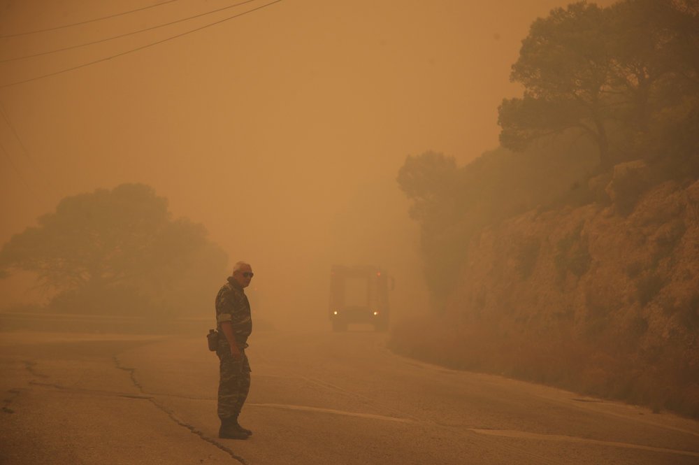 BeeSafeMe's tweet photo. All our thoughts are heading towards #Greece 😥

At least 60 people have reportedly died in #wildfires in the #Attica region around #Athens

#Greecefires #wildfire #AthensFires https://t.co/b8rwz0iQ5r