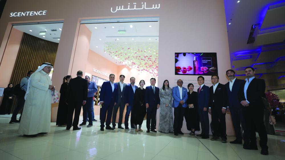 Saudi_Gazette's tweet photo. Fawaz Al-Hokair launches first #Scentence #cosmetics brand in #SaudiArabia — https://t.co/rVSbyxk69Z #Riyadh https://t.co/mnjG5tPIXl
