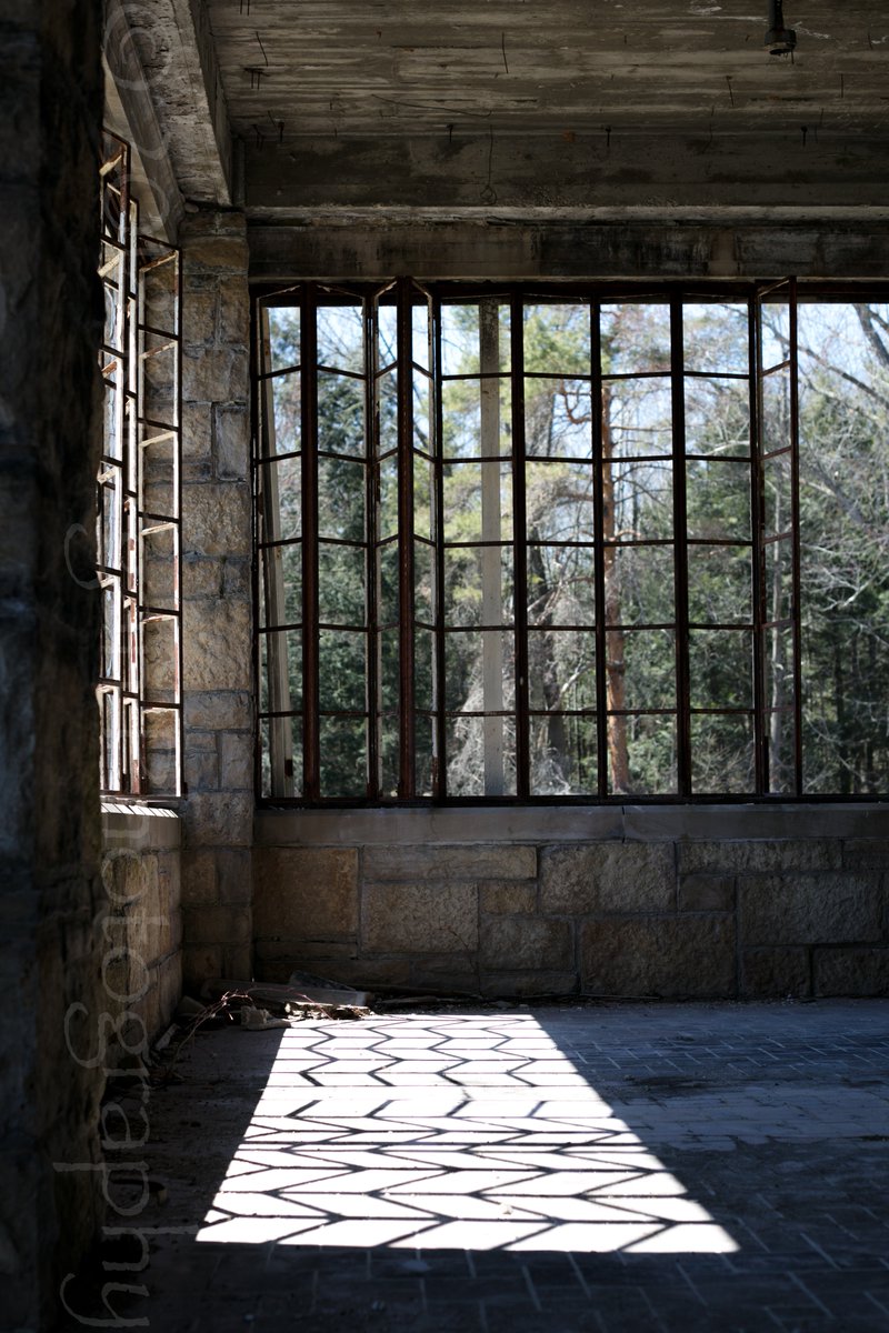 infinityandtime's tweet image. "Forgotten" Kiergan Photography 2018. #WhatOnceWas #Art #Photography #AbandonedPlaces #Journey #Life #Windows #KierganPhotography