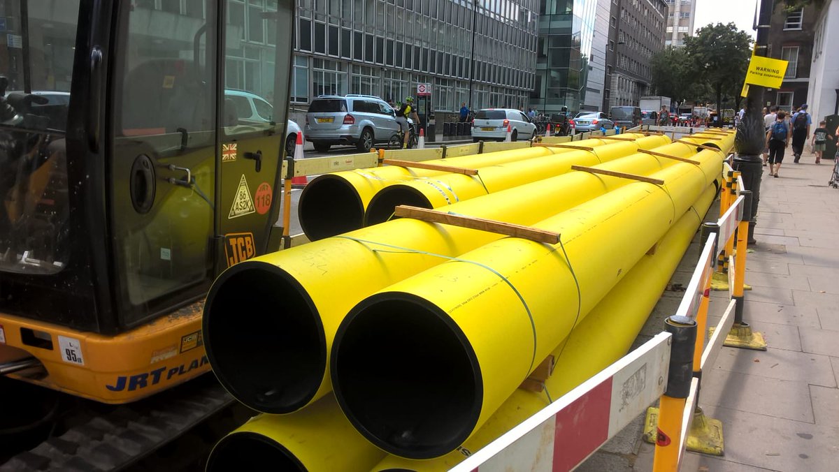 Aliaxis_UK's tweet image. Latest 500mm pipe delivered to site in London as part of our ongoing work to replace the victorian gas mains in central London #gaspipe