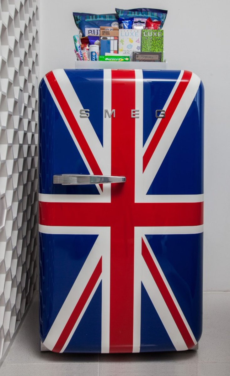 Luna2 guests love our ‘smeg’ MAXI bar, because mini bar is way too mainstream..

#smegfridge #smeg
#beachfront #hotel #luna2life #luna2 #luxury  #OceanView #Seminyak #bali #traveltuesday #boutiquehotel