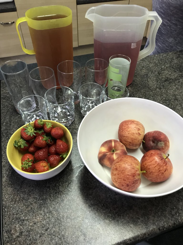 YouthBank_MO's tweet photo. Interview Preparation going on today..stay hydrated &amp; healthy @YouthBankIRE @Foroige #BallinaYouthsChangingLives #PositiveMentalAttitude #positivethinking #PositiveVibesOnly https://t.co/XbEtJdO5vP