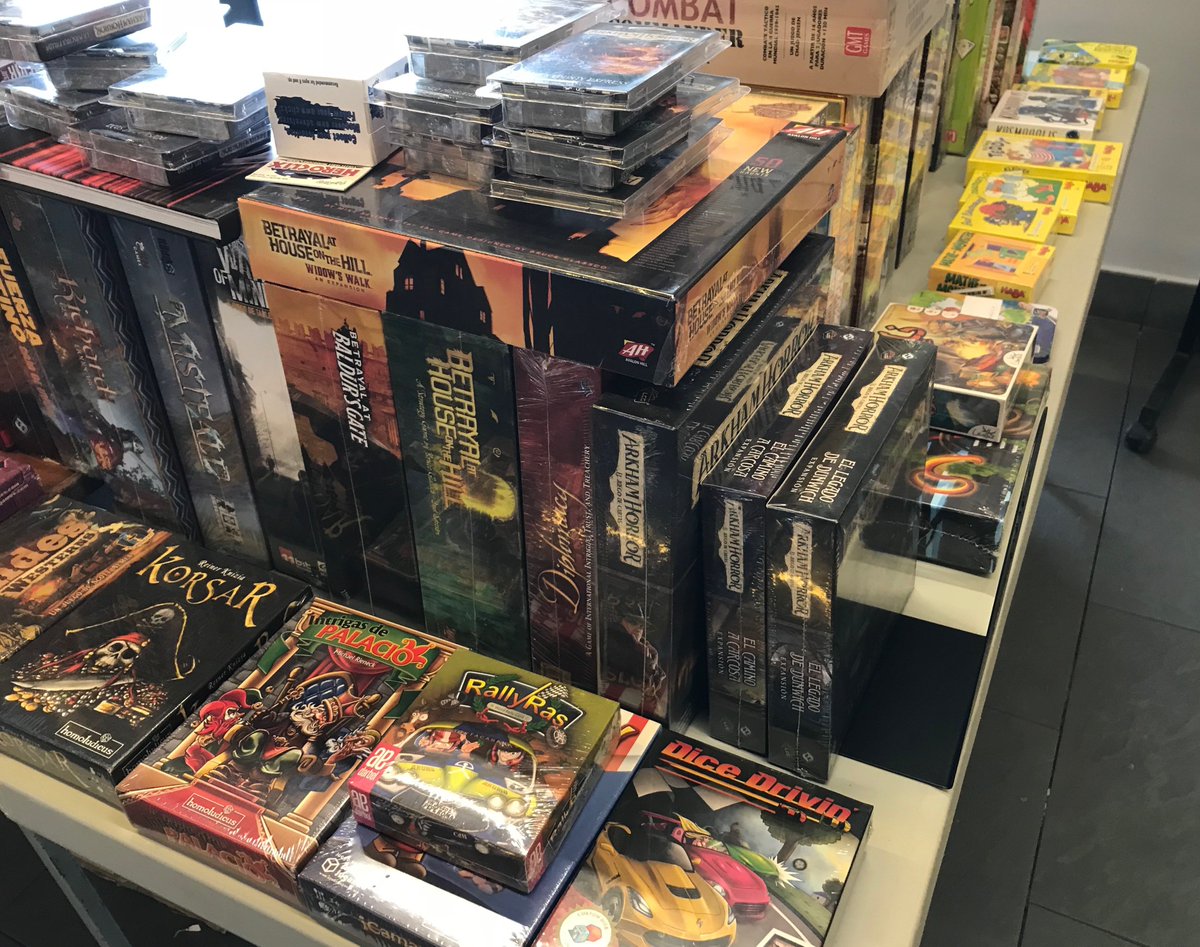 Magiclampshop's tweet photo. Estaremos en las Jornadas de juegos de rol y de mesa organizadas por   @asoeldirigible del 14 al 16 de septiembre, en la Alameda de Hércules   (Sevilla) ¡Id haciendo hueco en la agenda! #juegosdemesa https://t.co/HnuSskSwuW