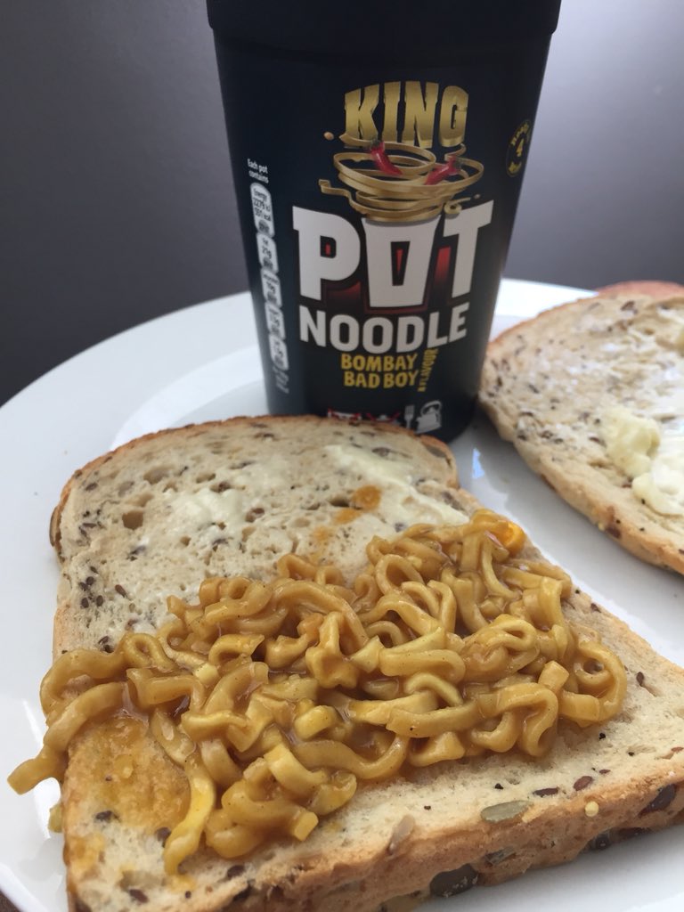 BrisVADAR's tweet image. Oh my word!! @PotNoodle #bombaybadboy sandwich! Living the dream!!! 🍜🥪🍜🥪