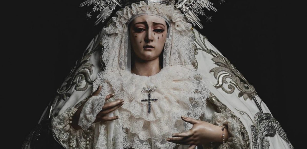Nuestra Señora de la Amargura, ataviada para las fiestas patronales del próximo mes.
▶️ youtube.com/watch?v=aS5e2y…
