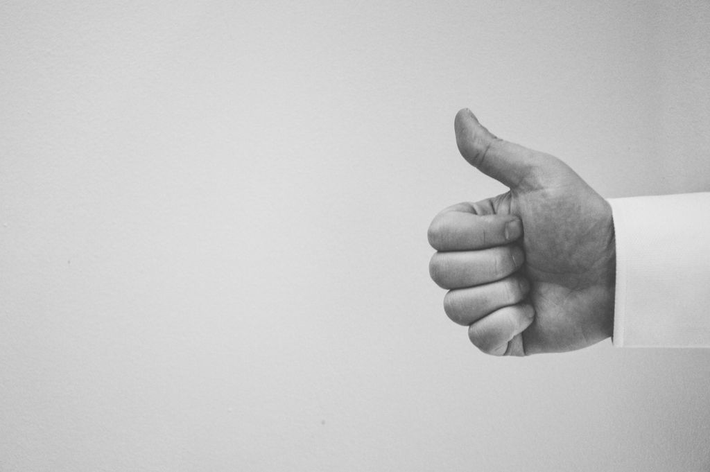 LinWriter's tweet photo. RT @copylabuk: How to #Write in a Positive Tone https://t.co/JjQGKGoKpL #writingtip #businesswriting #financialwriting #contentwriting https://t.co/NFtQFaxr6H