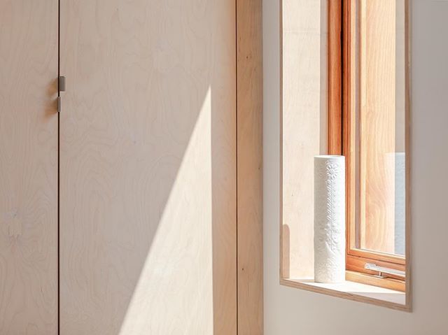 MaackArchitects's tweet photo. Simple natural palette in the bedroom of the Brockley Brick House.

#birchfacedplywood #accoya #architects #architexture #architecture #texture #sunlight #archiporn #archilovers #architecturelovers #architectureporn #interior #interiordesign #window #woo… https://t.co/jbz5wSFPBe https://t.co/2eIccDdQEW