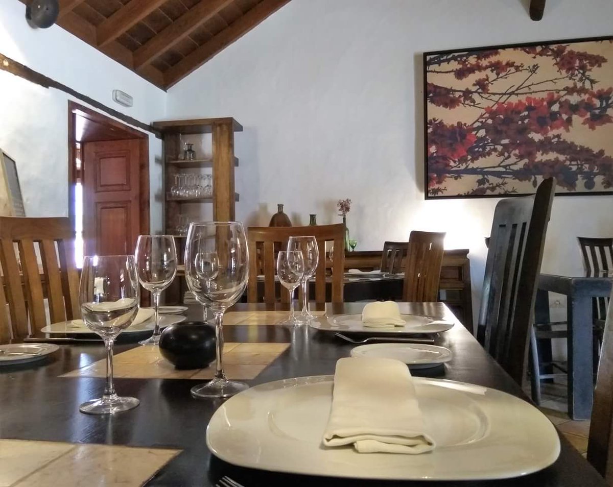 RincondeMoraga's tweet photo. Pasión por recibirte. Por eso somos restaurante recomendado en la Condé Nast Traveler desde 2016 

➡️elrincondemoraga@gmail.com 
922 464 564 / 600 837 416 

#elrincondemoraga #nuevacocinacanaria #saborlapalma https://t.co/XW8oMNvGq6